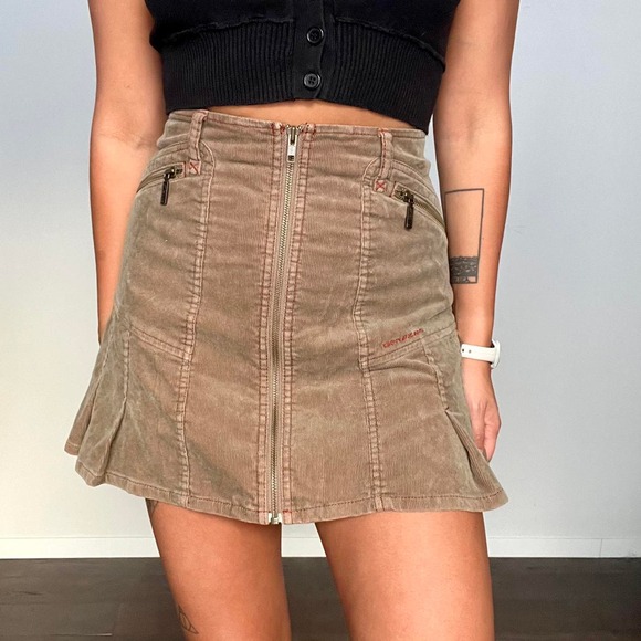 Vintage pleated corduroy mini skirt - Picture 1 of 3